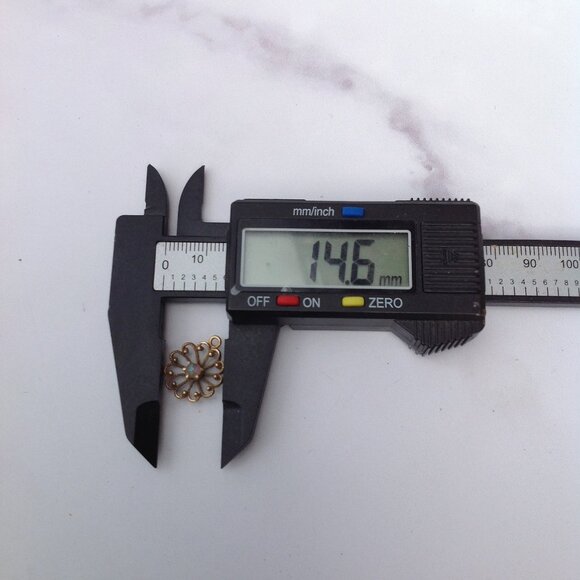 Filigree 14K Gold and Opal Cabochon Necklace Snowflake Pendant - Picture 16 of 17